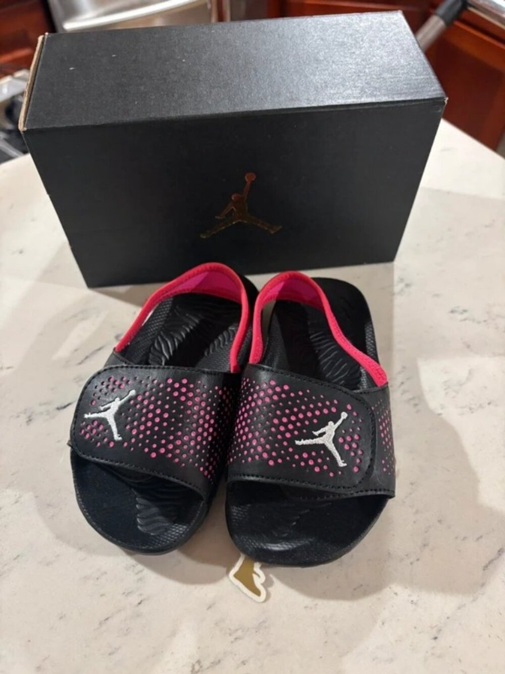 Size 10C Jordan Hydro 5 GT Kids Sandals Black Vivid Pink 820264-009 New in Box